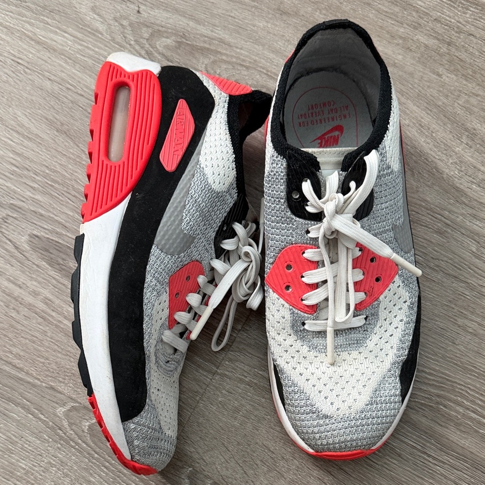 Nike l Air Max Athletic Shoes in Grey, Black & Red